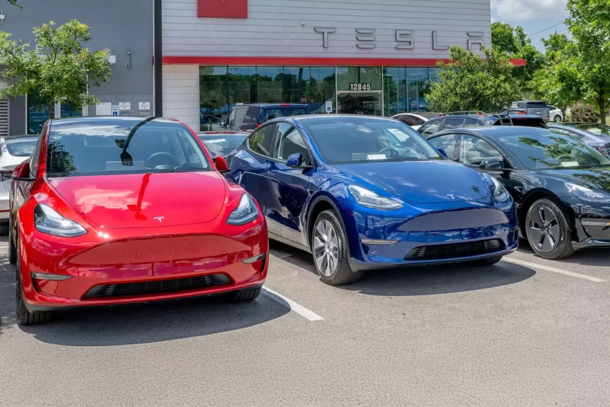 Tesla Avrupa’da adeta eriyor